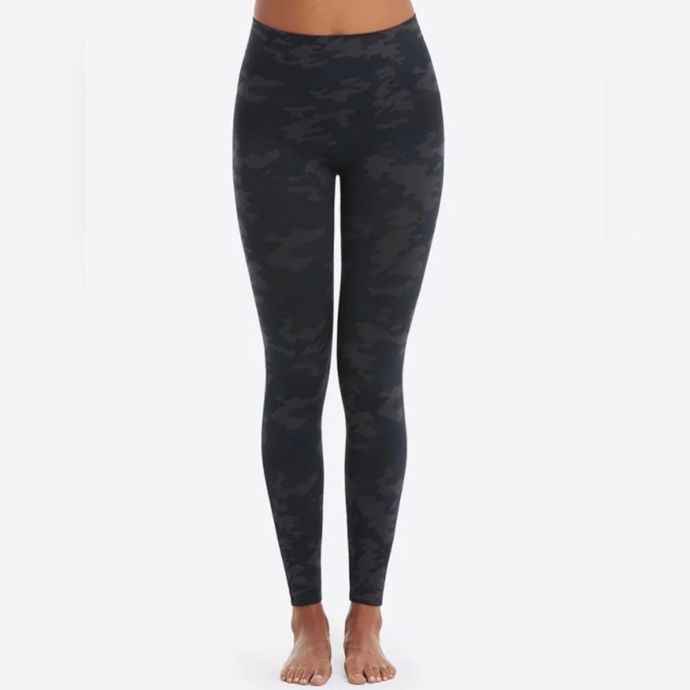 SPANX Look at Me Now Seamless Camo Leggings, Black Camo